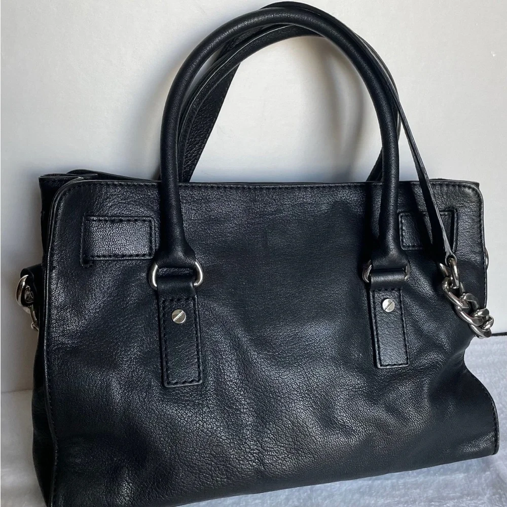 Black MK pebbled leather East West Hamilton w silver hardware - Picture 2 of 6